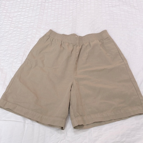 Aritzia 7” Short, M - Picture 3 of 5